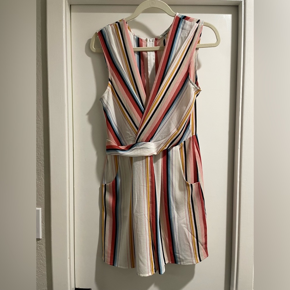 Speechless striped v-neck shorts romper (M)